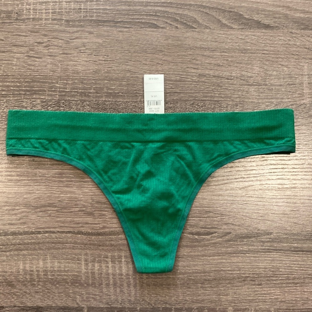 NWT - Aerie Ribbed Seamless Thong Panties - Green - XL